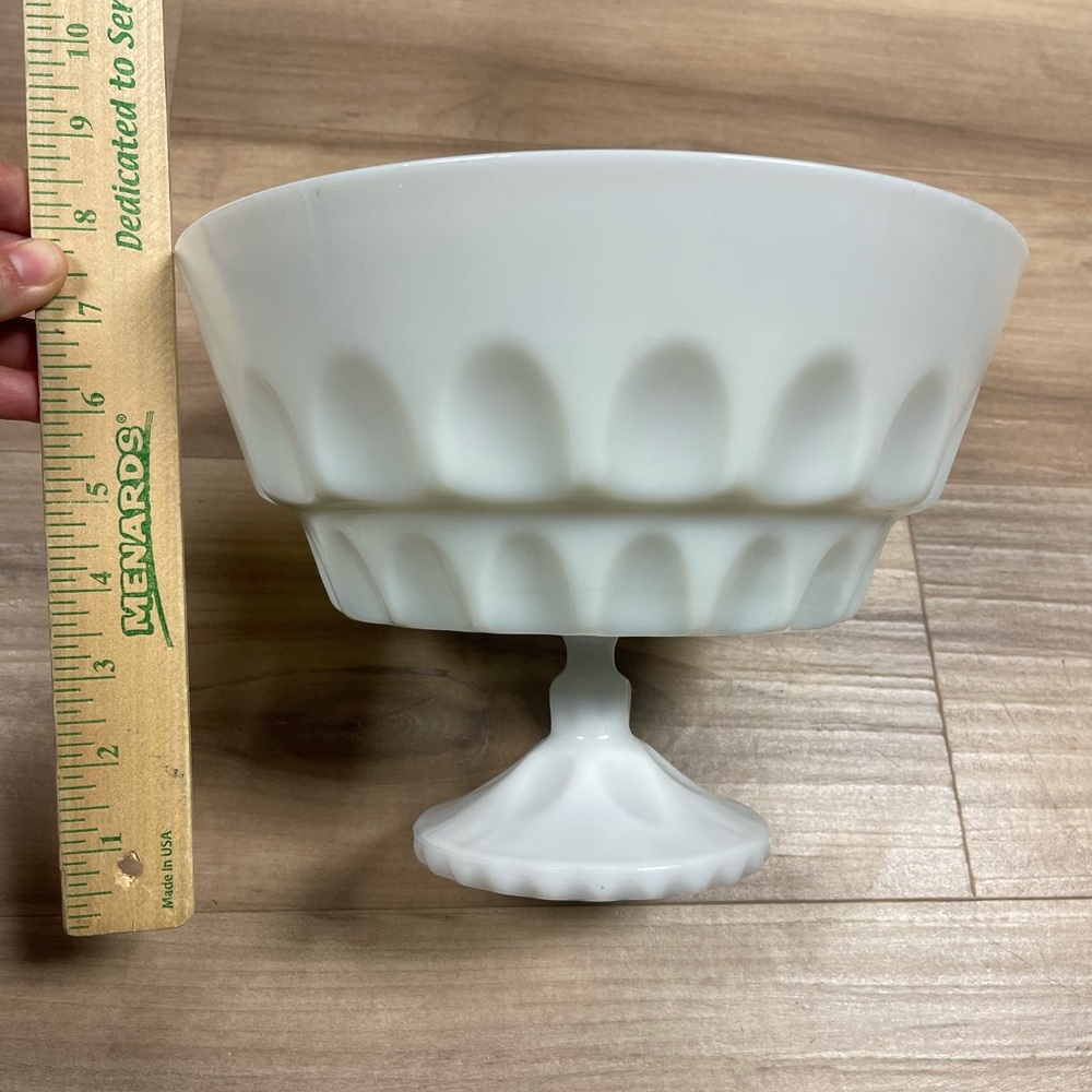 Large Vintage White Centerpiece Milk Glass Footed Bowl Thumbprint Design - Picture 2 of 6